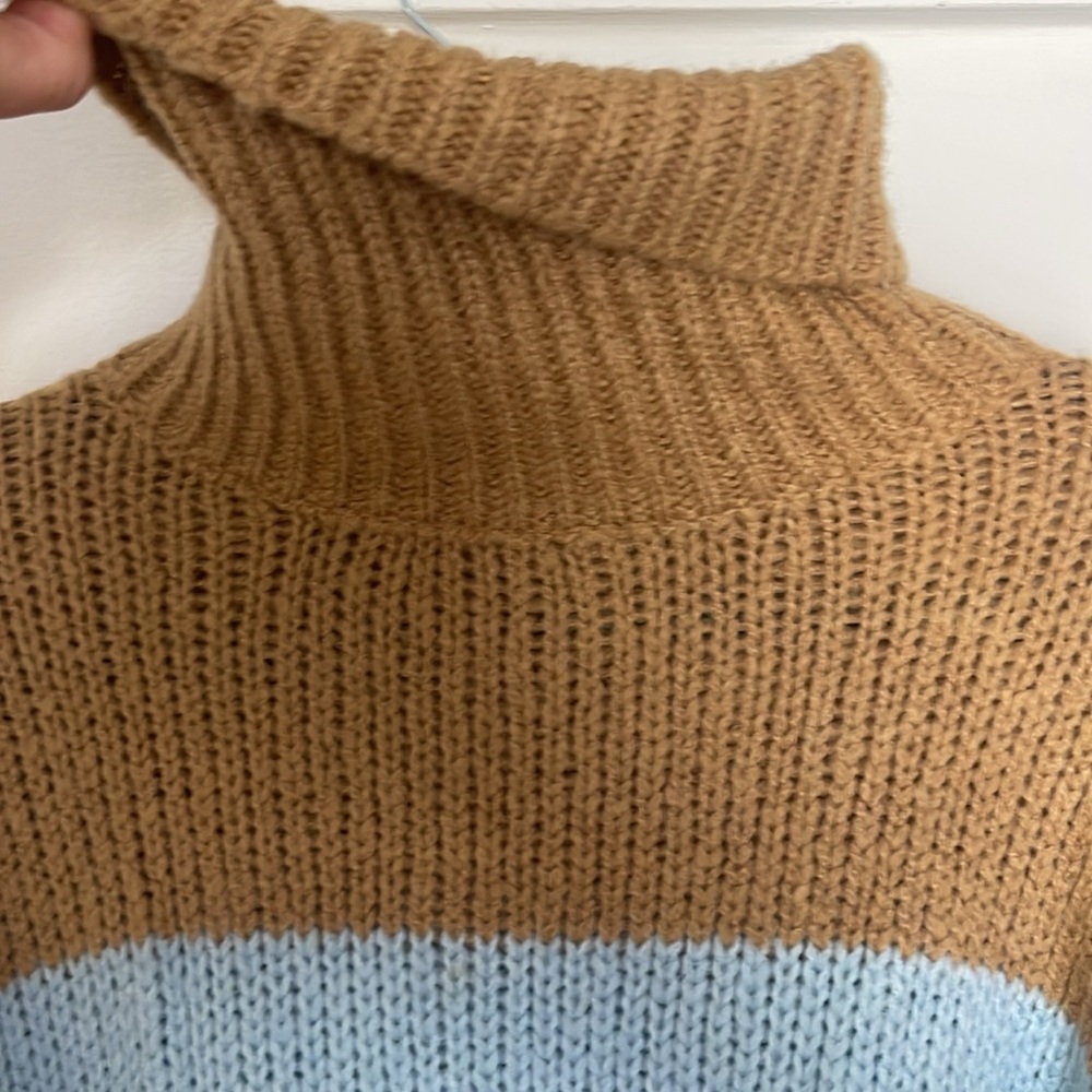 Multi-colored Sweater - Picture 2 of 5